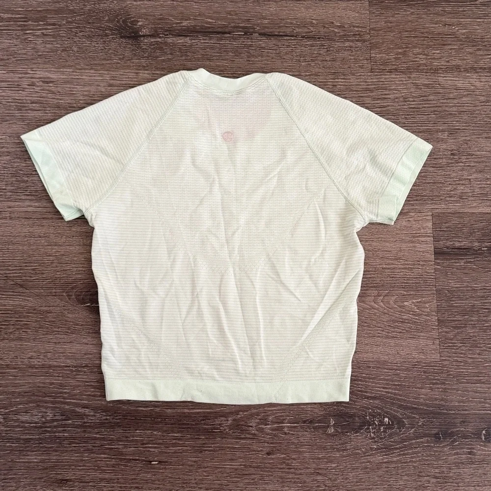 Lululemon Athletica Mint Green Short Sleeve Top